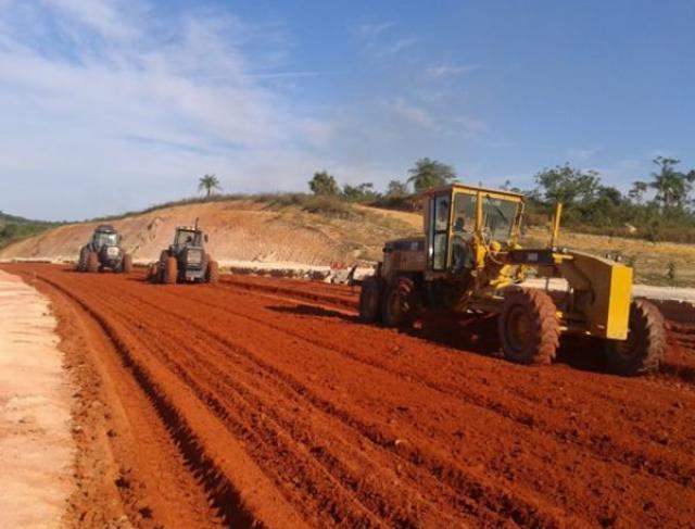 Terraplenagem - Estradas, Armazéns e Silos